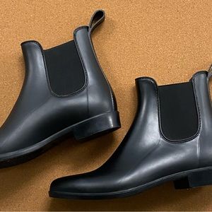 J Crew Mercantile chelsea boots